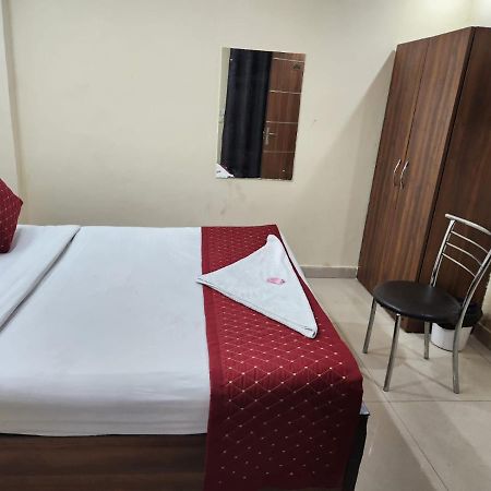 Hotel Cozy Cave New Delhi Eksteriør bilde