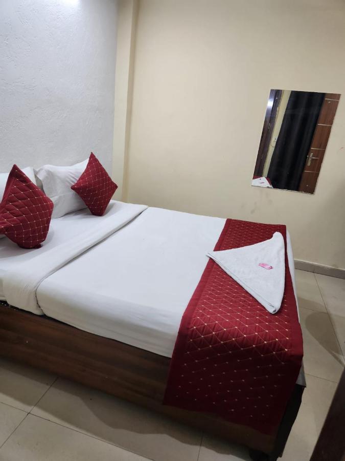 Hotel Cozy Cave New Delhi Eksteriør bilde