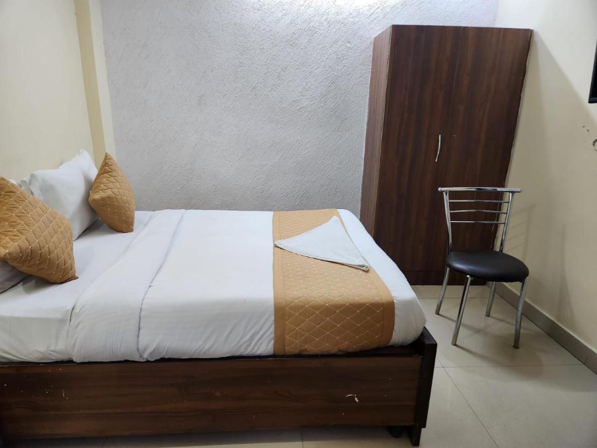 Hotel Cozy Cave New Delhi Eksteriør bilde