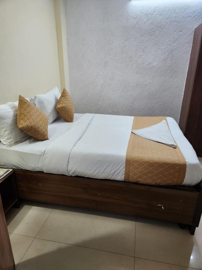 Hotel Cozy Cave New Delhi Eksteriør bilde