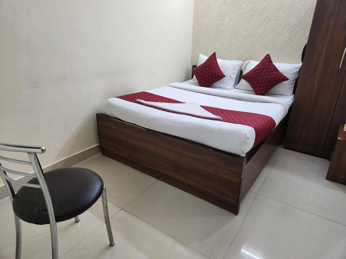Hotel Cozy Cave New Delhi Eksteriør bilde