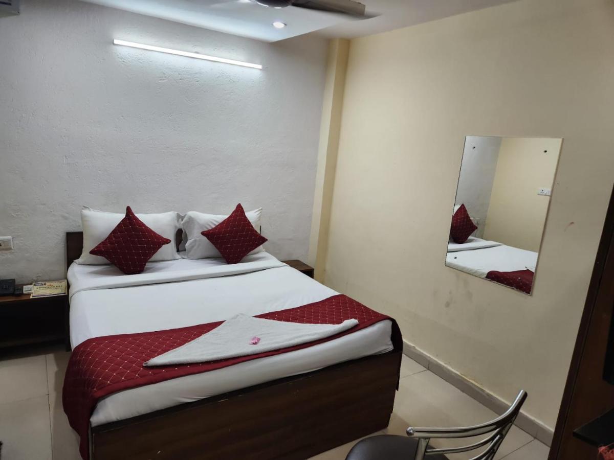 Hotel Cozy Cave New Delhi Eksteriør bilde