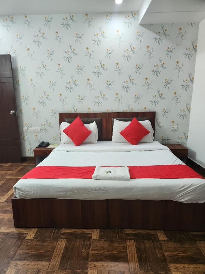 Hotel Cozy Cave New Delhi Eksteriør bilde